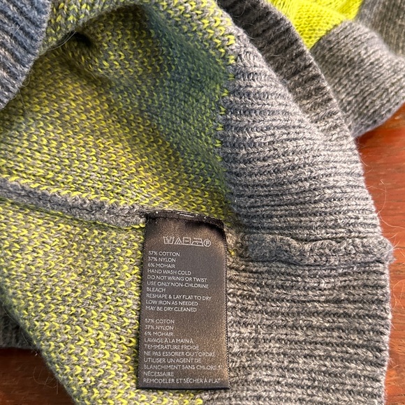 Very warm (wool-like) deco sweater with neon yellow accent - Picture 7 of 7